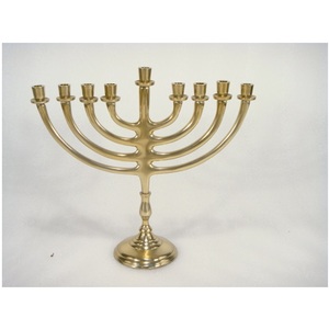 Premium Quality Brass Golden Beautiful <b>Large</b> Menorah Jewish 9 Lights <b>Candle</b> Holder & Stylish Look <b>Candle</b> Stand - Product Image 6