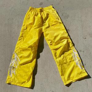 Pantalones de chándal holgados de gran tamaño personalizados para hombre, pantalones de chándal de nailon transpirable con serigrafía, pista de rayas bordadas - Product Image 4