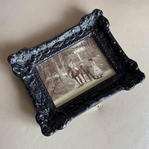 Cadre photo rectangulaire en bois, parfait pour les photos en portrait, les œuvres d'art, polyvalent, proportion classique, élégant - Product Image 1