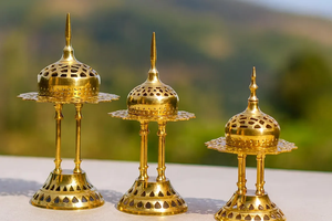 Quemador de incienso de latón elegante ecológico con tono dorado, ideal para hogares religiosos y áreas de meditación pacíficas - Product Image 6