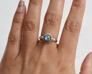 Anillo de aniversario de bodas con piedras preciosas clásicas de Plata de Ley 925 elegante banda de piedra lunar arcoíris cristiano ecológico perfecto - Product Image 2