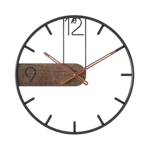 Horloge murale élégante en métal et en bois, au design intemporel et d'une fiabilité moderne, fabriquée avec soin par des artisans indiens compétents. - Product Image 1