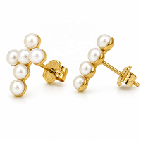 JJBRAVO - Pendientes de Cruz Cristiana de Oro Sólido de 14k con Perla de Agua Dulce de 3mm, Joyería Religiosa para Mujer, Regalo para Bodas y Fiestas