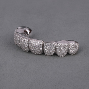 Nuestra exclusiva colección de Grillz de diseñador hecho en plata de ley 925 con diamantes de moissanita para su estilo único - Product Image 2
