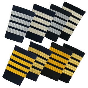 Épaulettes de capitaine à quatre barres, argentées métalliques sur bleu marine, épaulettes de grade à quatre barres - Product Image 6