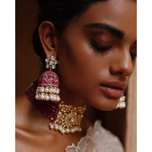 Jhumkas en rubis tourbillonnants - Bijoux de collection culturelle - Product Image 2