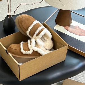 Bottes d'hiver chaudes antidérapantes en laine pour femmes, fabriquées sur mesure par des designers de haute qualité, et pantoufles en laine moelleuse. - Product Image 6