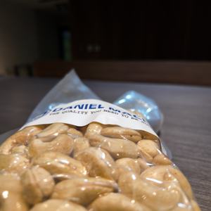 Premium Quality Fresh Vietnam Cashew Nut Grade WW180 with USDA/EU Organic Certification for Food Processing - Product Image 2