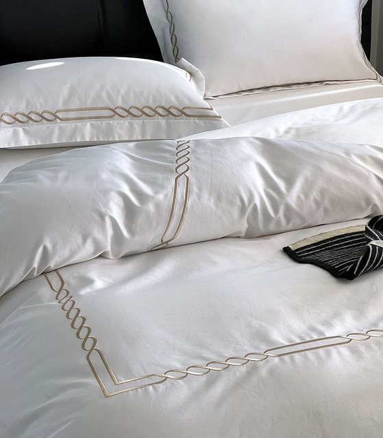 Custom Wholesale 100% Cotton Sateen Duvet Cover Set Embroidered Gold Chain for Home Hotel or Wedding-Premium Bedding Sets