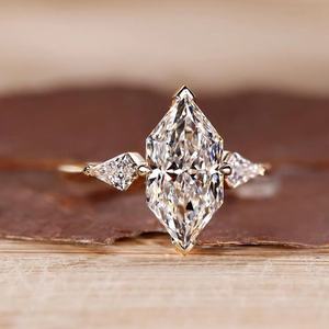 แหวนหมั้นเพชรแบบกำหนดเอง1.3 CT Marquise CUT IGI แหวนแต่งงานชุบทองเงินและทองได้รับการรับรองในห้องปฏิบัติการ - Product Image 6