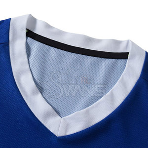 Conjunto de Camiseta de Fútbol Unisex con Cuello en V Azul y Pantalones Cortos Blancos, Secado Rápido, Transpirable, 100% Poliéster, Impresión por Transferencia de Calor, Nombre del Equipo Personalizado - Product Image 3