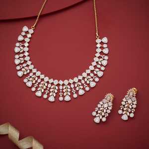 Collier Pendentif Géométrique Diamant & Perle en Cristal, Plaqué Or de Luxe, Cadeau de Mariage et de Fiançailles - Product Image 2