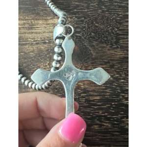 Pendentif croix en nacre et argent sterling, objet culturel Navajo de collection - Product Image 5