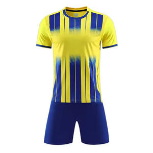 2025 Diseños personalizados Kit completo de fútbol con nombre de equipo personalizado ropa deportiva Nueva temporada en 100% poliéster personalizado Top Style Logo uniforme - Product Image 5
