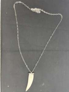 Collier pendentif en forme d'os de chien en alliage de zinc de qualité supérieure avec chaîne de pull durable pour la fabrication de bijoux DIY, la marque de mode pour animaux de compagnie - Product Image 4