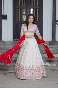 Lancement du nouveau tissu spécial NAVRATEI pour lehenga choli en soie Vichitra avec des paillettes et des broderies pour les tenues de soirée - Product Image 2