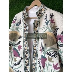 Veste d'Hiver Unisexe en Coton Broderie Florale Tricotée Suzani Motif Floral Textile Indien Manteau Court de Fête - Product Image 3