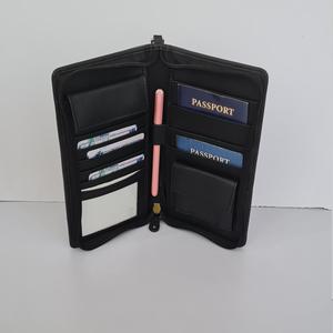 Portefeuille de voyage en cuir véritable pour le stockage sécurisé des passeports - Product Image 2