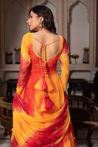 Conjunto de Fiesta de Diseño Indio, Top Anarkali de Georgette Sintética con Estampado Digital, Pantalón y Dupatta con Bordado de Lentejuelas y Encaje - Product Image 3