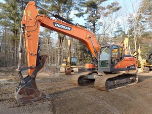Doosan DX225 <b>Construction</b> <b>Machinery</b> <b>Attachments</b> Excavator - Product Image 5