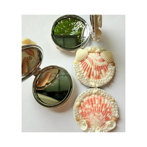 Gran Marco de espejo de concha marina hecho a mano con conchas naturales surtidas, acento perfecto para casas temáticas junto al mar - Product Image 1