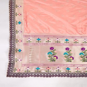 Dupatta de Seda Paithani VASTRA COTTAGE con Bordado de Hilo Zari, Lentejuelas y Borde de Encaje, para Mujer, Estilo Étnico, para Fiestas - Product Image 3