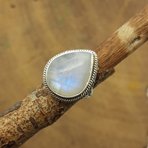 Anillo personalizado de piedra lunar arcoíris de Fuego Azul Natural para mujer, joyería de boda de Plata de Ley 925, proveedor indio - Product Image 1
