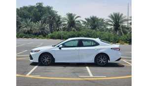 Camry Híbrido LE AWD 2022, Nuevo, Asientos de Cuero, Control de Crucero Adaptativo, Volante a la Izquierda, Neumáticos R19, Cámara Trasera de 360°, Techo Panorámico - Product Image 2