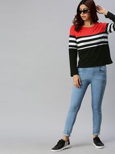 T-shirt en coton de qualité supérieure pour femme-Look classique, coupe moderne-Doux, durable et léger-Idéal pour la superposition ou le style solo - Product Image 5