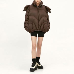 Veste matelassée élégante et chaude pour hommes pour l'hiver, design de haute qualité et coupe personnalisée - Product Image 3