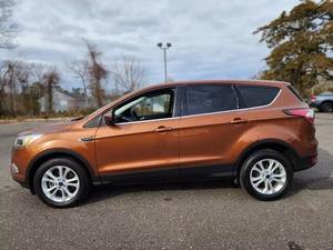 2017 F-fo-rrdEss-capee AWD SE 4DR SUV fiable pratique et prêt à expédier avec livraison rapide dans tout le pays - Product Image 3