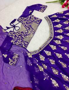 Vêtements De Mariage Designer Lehenga Choli Avec Dupatta Avec Broderie Travail - Product Image 5