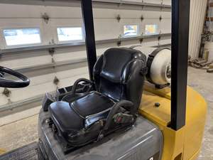 2002 pour chariot élévateur CAT GP25K Original 5 tonnes en excellent état prêt pour un travail immédiat - Product Image 2