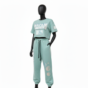 Ensemble haut court et pantalon de survêtement en molleton de coton brossé vert menthe premium 300 GSM pour femme avec empiècements logo appliqués - Ensembles pour femme - Product Image 4