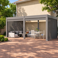 Pergola bioclimatique motorisée en aluminium avec toit rétractable résistant au vent et stores latéraux rétractables
