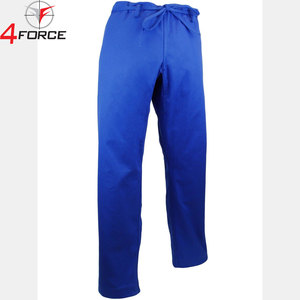 Conjuntos de Karate Gi de Algodón Reforzado para Profesionales, Uniforme Ligero y Transpirable con Ajuste Flexible, Bordado de Logotipo Frontal Personalizado - Product Image 3