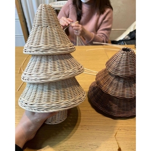 Décoration de vacances d'arbre de Noël en rotin fait à la main du Vietnam artisanat artisanal durable écologique - Product Image 2