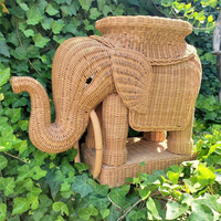 Table d'appoint éléphant en osier de rotin rose décor à la maison OEM accepté Table basse faite à la main pour salon Table Console unique