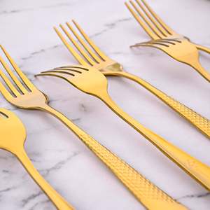 Juego de 6 tenedores de cena dorados de acero inoxidable atemporales con cuchara de té, utensilios de mesa de metal. - Product Image 5