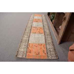 Alfombra turca vintage de 2,2x7,8 pies de retazos, naranja, gris, hecha a mano, área grande, rectángulo, pasillo, lana, poliéster, látex, alfombra para habitación - Product Image 2