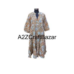 เดรสผ้าฝ้ายแท้ 100% ลายดอกไม้ คอวี แขนยาว 3/4 ทรงหลวม สไตล์ลำลอง สำหรับฤดูร้อน ความยาวปานกลาง งานแฮนด์เมดด้านหน้า รุ่น Himanshi ทันสมัย - Product Image 1