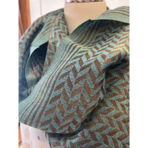 Bufanda de lana de invierno con diseño de zigzag y zari para niñas, estilo liso de punto largo con diseño de pulverización - Product Image 2