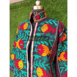 Veste d'Hiver en Coton Indien avec Broderie Florale à la Main, Veste Unisexe, Manteau Fait Main, Pardessus Style Boho Hippie, Suzani - Product Image 2