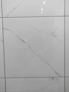 Azulejos de porcelana brillante blanca atlántica de 60*60cm más vendidos, acabado antibacteriano antideslizante, interiores modernos para baño y suelo de Villa - Product Image 2