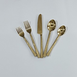 ชุดช้อนส้อมสแตนเลสสตีลชุบ PVD สีทอง งานแฮนด์เมด ด้ามจับทรงกลมปลายแบน สำหรับงานแต่งงาน - Product Image 6