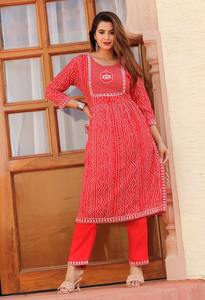 Tela tejida de manga tres cuartos cuello redondo longitud pantorrilla diseñador bordado Kurti indio de última moda más orden Natural - Product Image 3