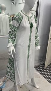 Boho Chic Lin Maxi Robe Machine Broderie Noir Ukrainien Vyshyvanka Designs Manches Courtes 100% Coton Tissé Taille Naturelle - Product Image 4