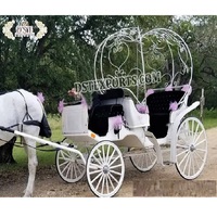 Chariot de Noël de luxe en métal et bois, design Cœur de Mariage Western, type Cendrillon, traîné par des chevaux, de haute qualité