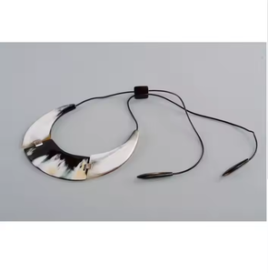 Collier de bijoux en corne de buffle pour pièce de conception de fleurs pour taille personnalisée par CRESCENT CRAFTS - Product Image 3