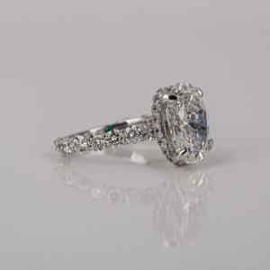 Anillo de compromiso de diamante cultivado en laboratorio de corte ovalado con Halo oculto 14K chapado en oro sólido estilo de moda acento anillo de regalo para mujer - Product Image 6